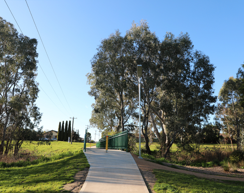 Wodonga pathway solar lighting
